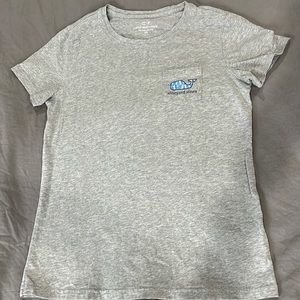 Vineyard Vines short sleeve gray T-shirt, size XS